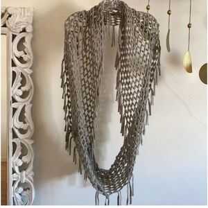 🪞NEW grey infinity woven sparkle knit fringe trim  wrap around scarf